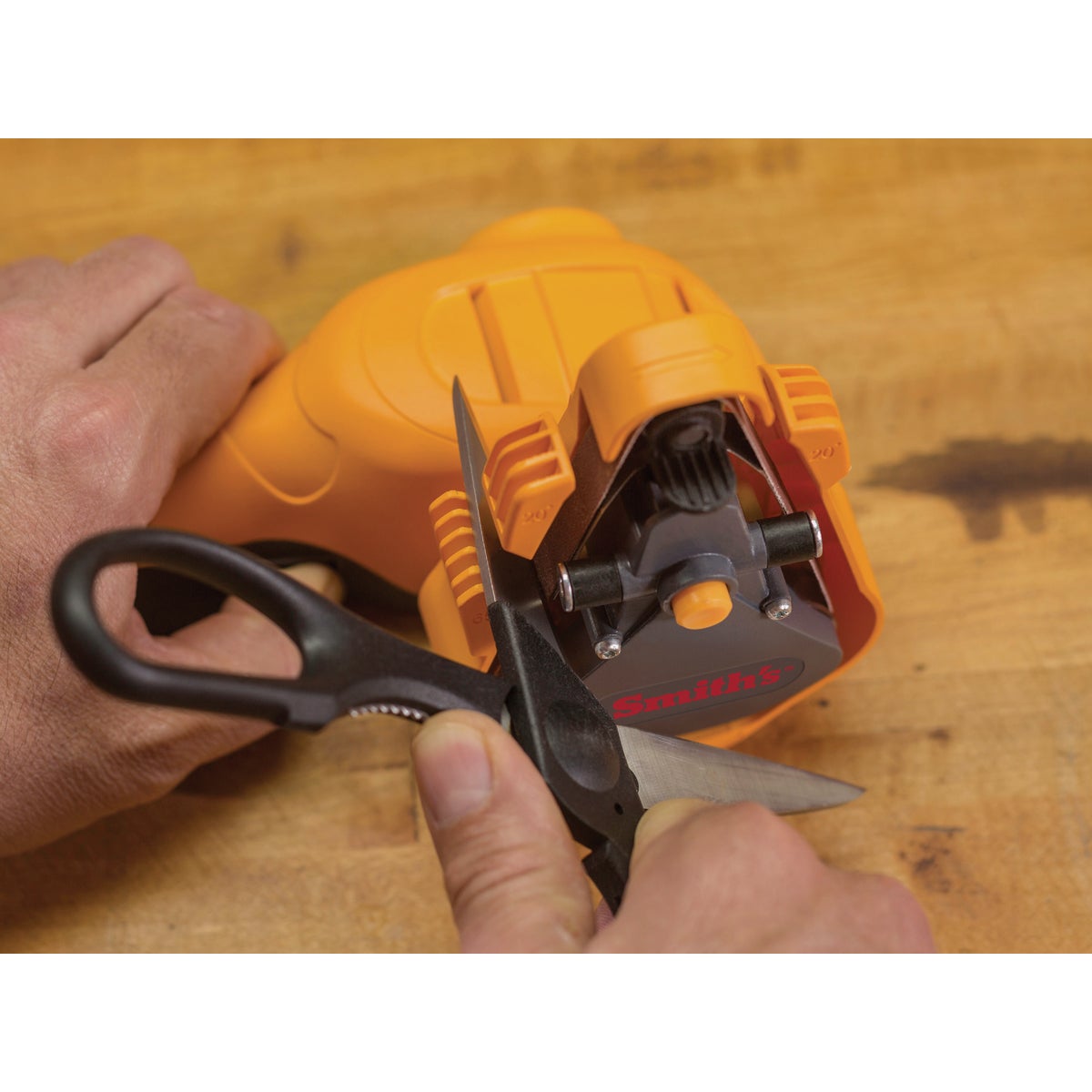 Smith's Consumer Products Electric Knife & Scissor Sharpener - McCabe Do it  Center
